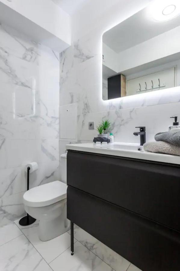 Beautiful Modern Fully Furnished Studio لوفالوا بيريه المظهر الخارجي الصورة