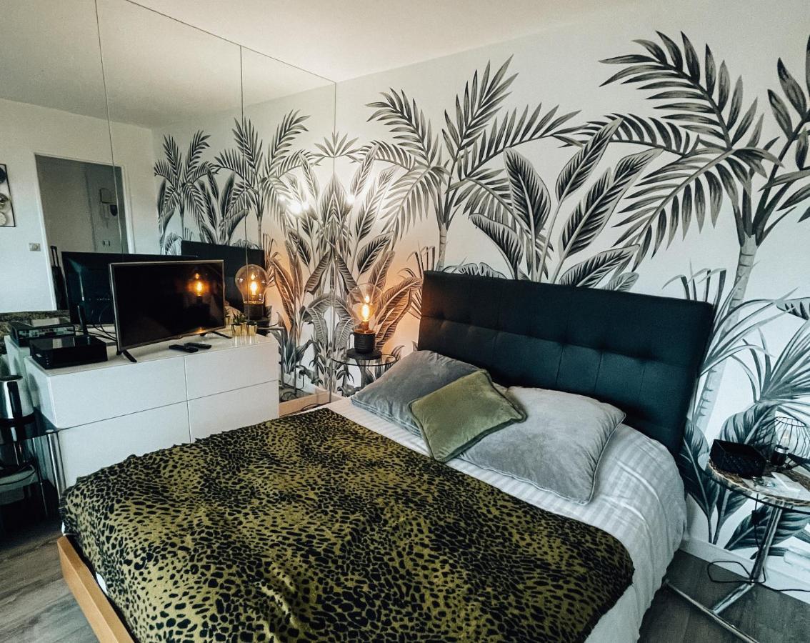 Beautiful Modern Fully Furnished Studio لوفالوا بيريه المظهر الخارجي الصورة