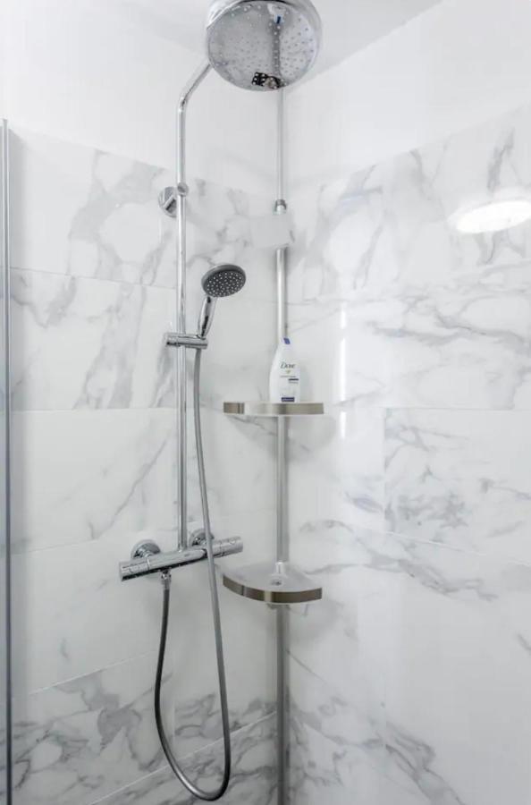 Beautiful Modern Fully Furnished Studio لوفالوا بيريه المظهر الخارجي الصورة